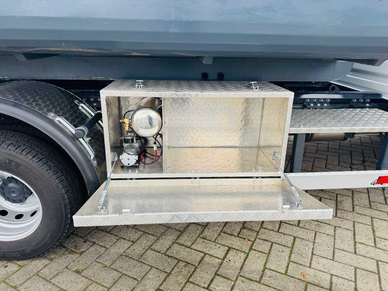 Iveco Daily 70C18H Hyva Abrollkipper - Hook-lift sunkvežimis: foto 5 Iveco Daily 70C18H Hyva Abrollkipper - Hook-lift sunkvežimis: foto 5