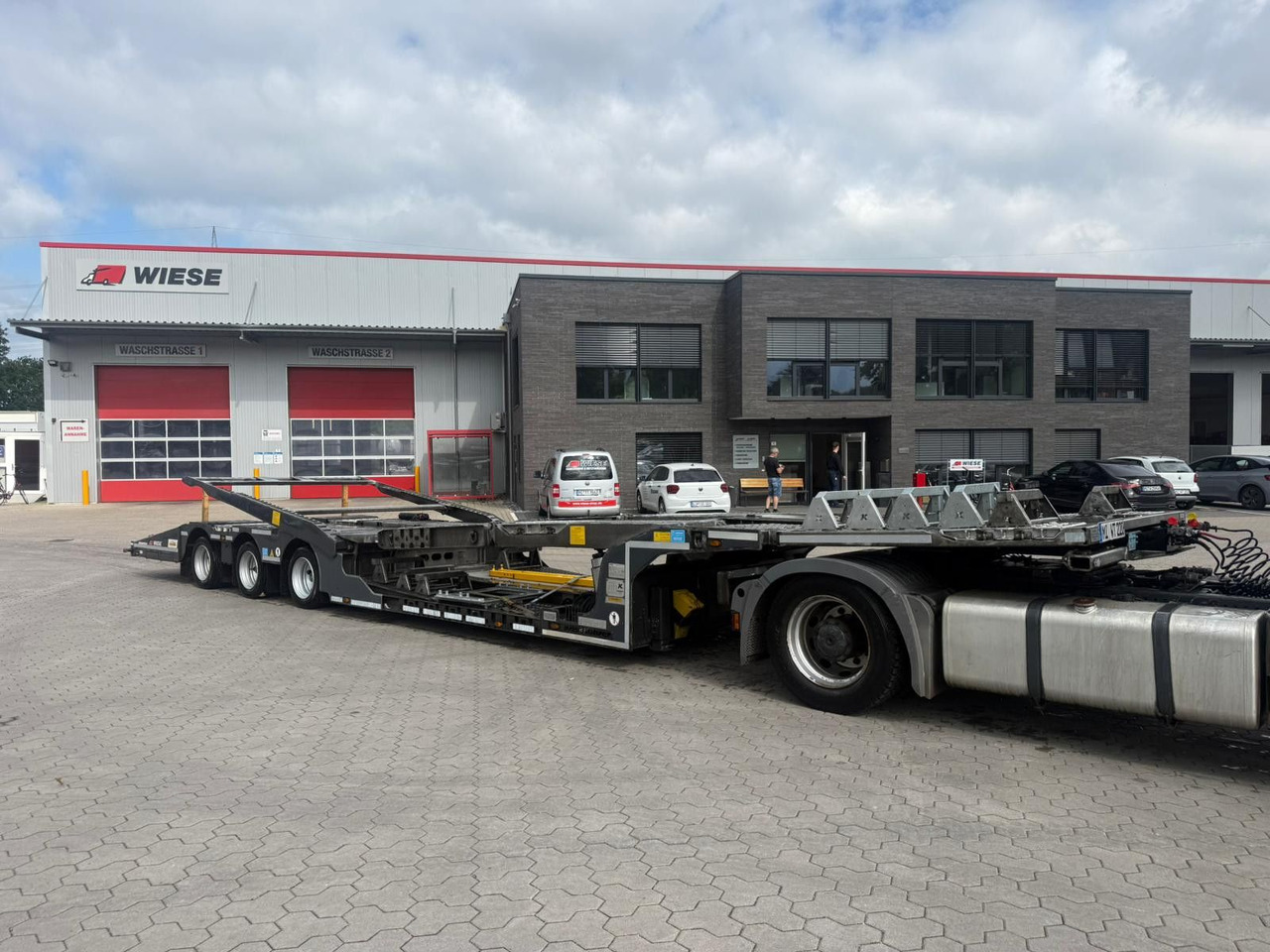 Kässbohrer K.SOK Truck/Car Transporter, Novagrau - Autovežis puspriekabė: foto 1 Kässbohrer K.SOK Truck/Car Transporter, Novagrau - Autovežis puspriekabė: foto 1