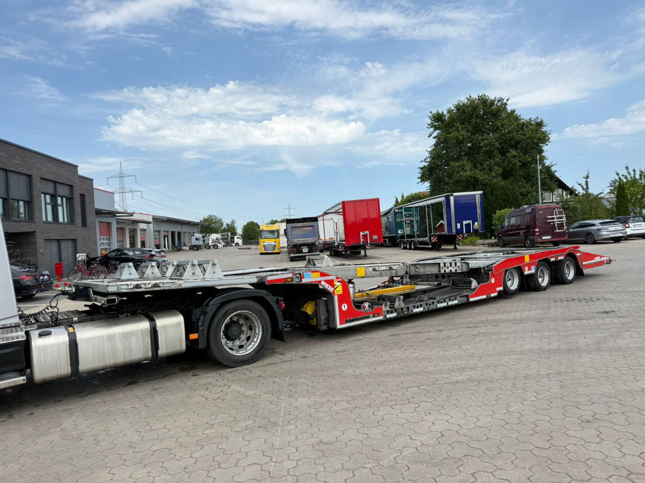 Kässbohrer K.SOK Truck/Car Transporter - Autovežis puspriekabė: foto 4 Kässbohrer K.SOK Truck/Car Transporter - Autovežis puspriekabė: foto 4