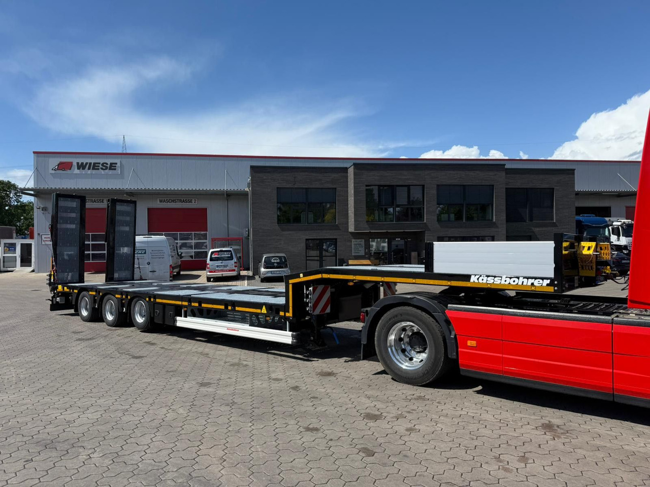 Kässbohrer SLS.HS Tieflader mit hydr. Schwanenhals - Žemo profilio platforma puspriekabė: foto 3 Kässbohrer SLS.HS Tieflader mit hydr. Schwanenhals - Žemo profilio platforma puspriekabė: foto 3