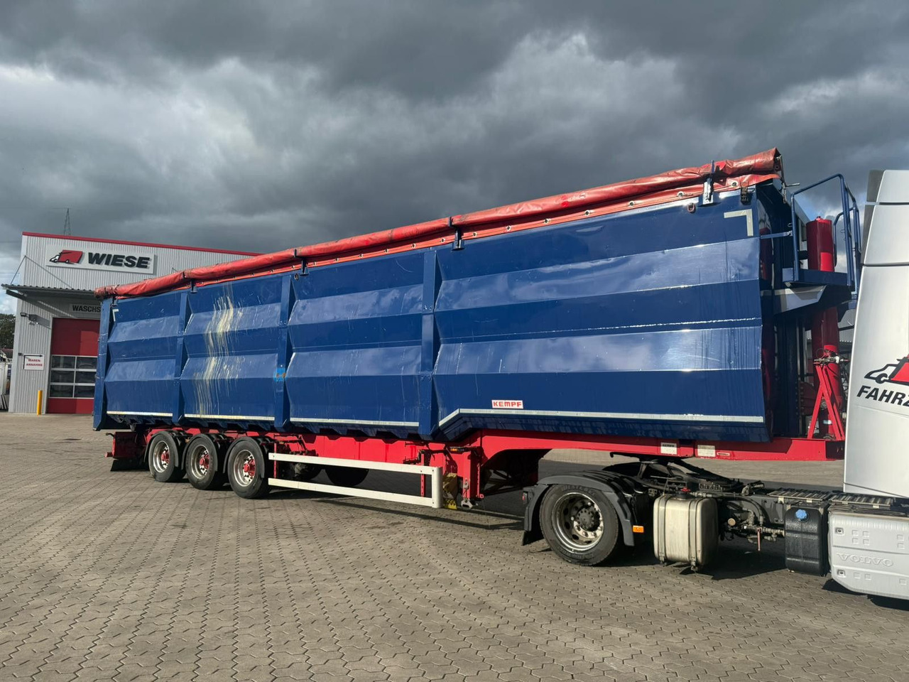 Kempf SKM 35/3 Großraummulde für Schrott 85m³ - Savivartis puspriekabė: foto 1 Kempf SKM 35/3 Großraummulde für Schrott 85m³ - Savivartis puspriekabė: foto 1