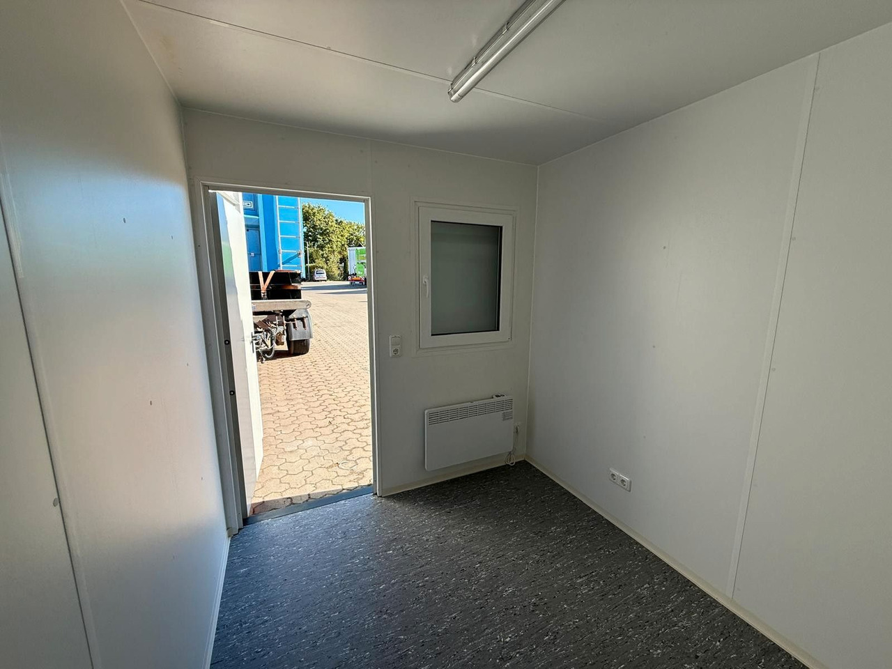 Kombicontainer Büro / Lager - Konteineris-vežimus/ Sukeisti kūną puspriekabė: foto 5 Kombicontainer Büro / Lager - Konteineris-vežimus/ Sukeisti kūną puspriekabė: foto 5