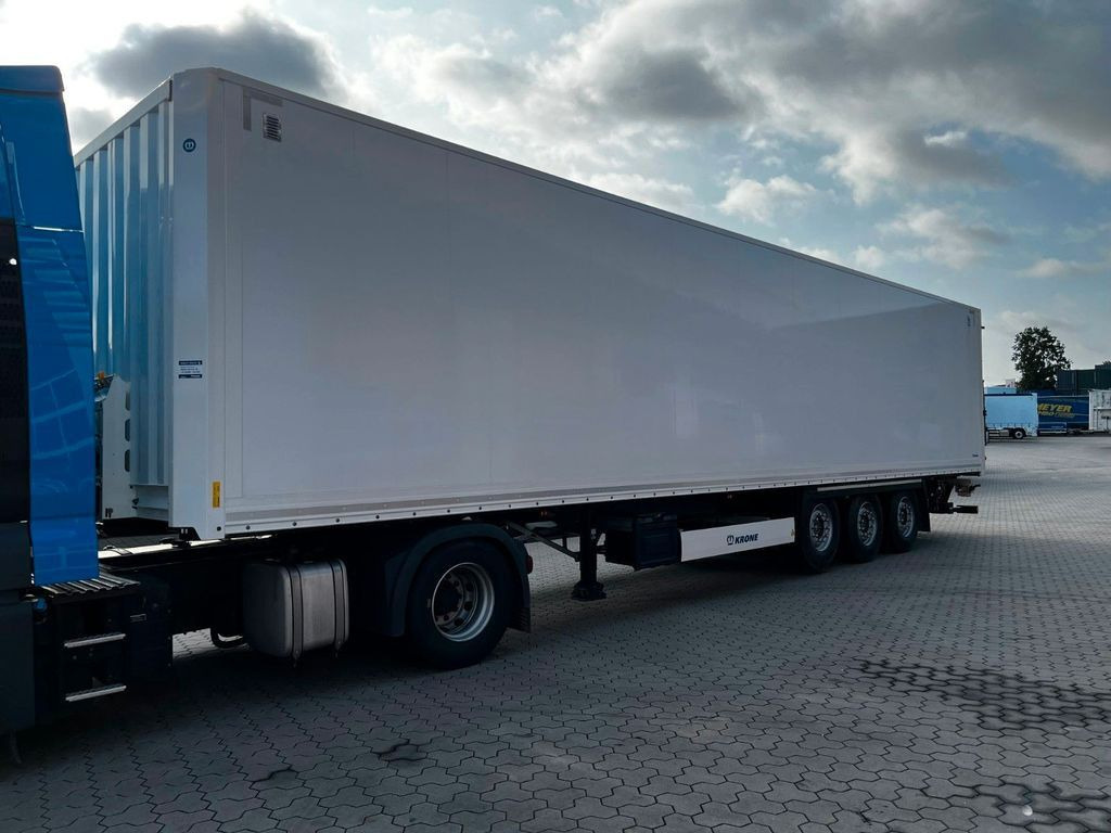 Krone Koffer mit Ladebordwand Sofort Verfügbar! - Furgonas puspriekabė: foto 4 Krone Koffer mit Ladebordwand Sofort Verfügbar! - Furgonas puspriekabė: foto 4