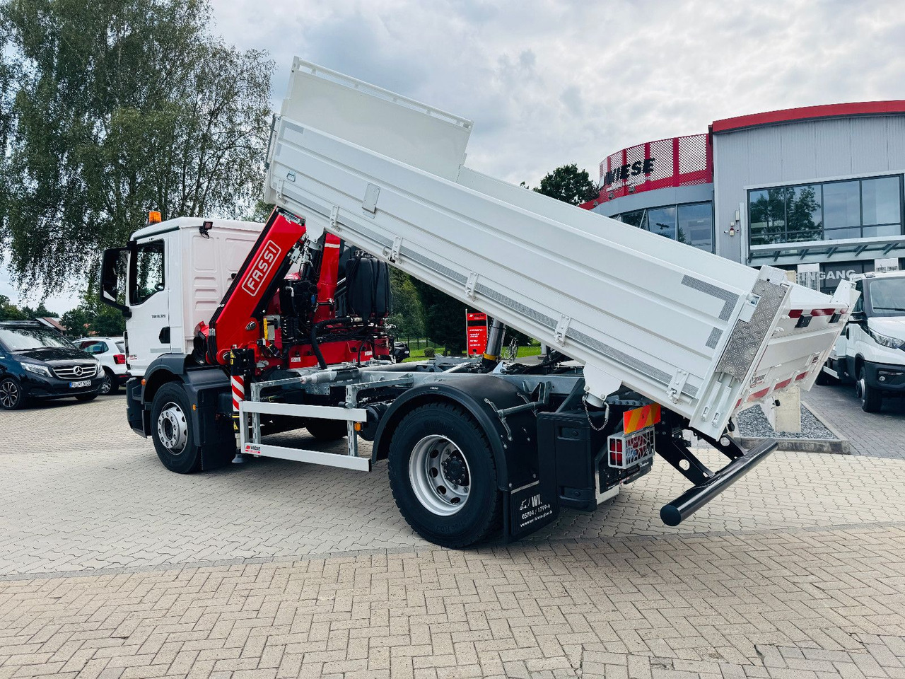 MAN 18.320 4x2 mit Fassi Ladekran Sofort Verfügbar - Savivartis sunkvežimis, Sunkvežimis su kranu: foto 2 MAN 18.320 4x2 mit Fassi Ladekran Sofort Verfügbar - Savivartis sunkvežimis, Sunkvežimis su kranu: foto 2