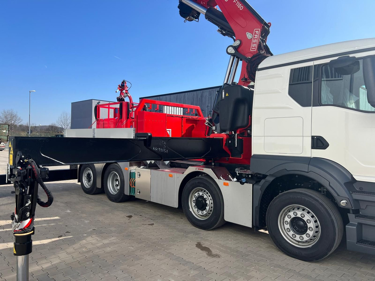 Sunkvežimis su kranu MAN 8x4 mit F1150RA.2.28 L616 Winde: foto 10