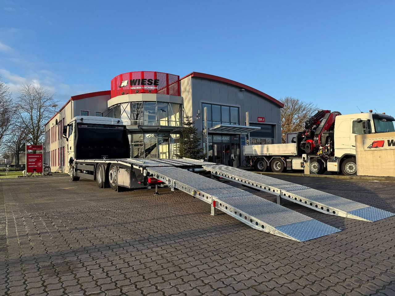 MAN Baumaschinen- Arbeitsbühnentransporter Rampen - Evakuatorius: foto 3 MAN Baumaschinen- Arbeitsbühnentransporter Rampen - Evakuatorius: foto 3