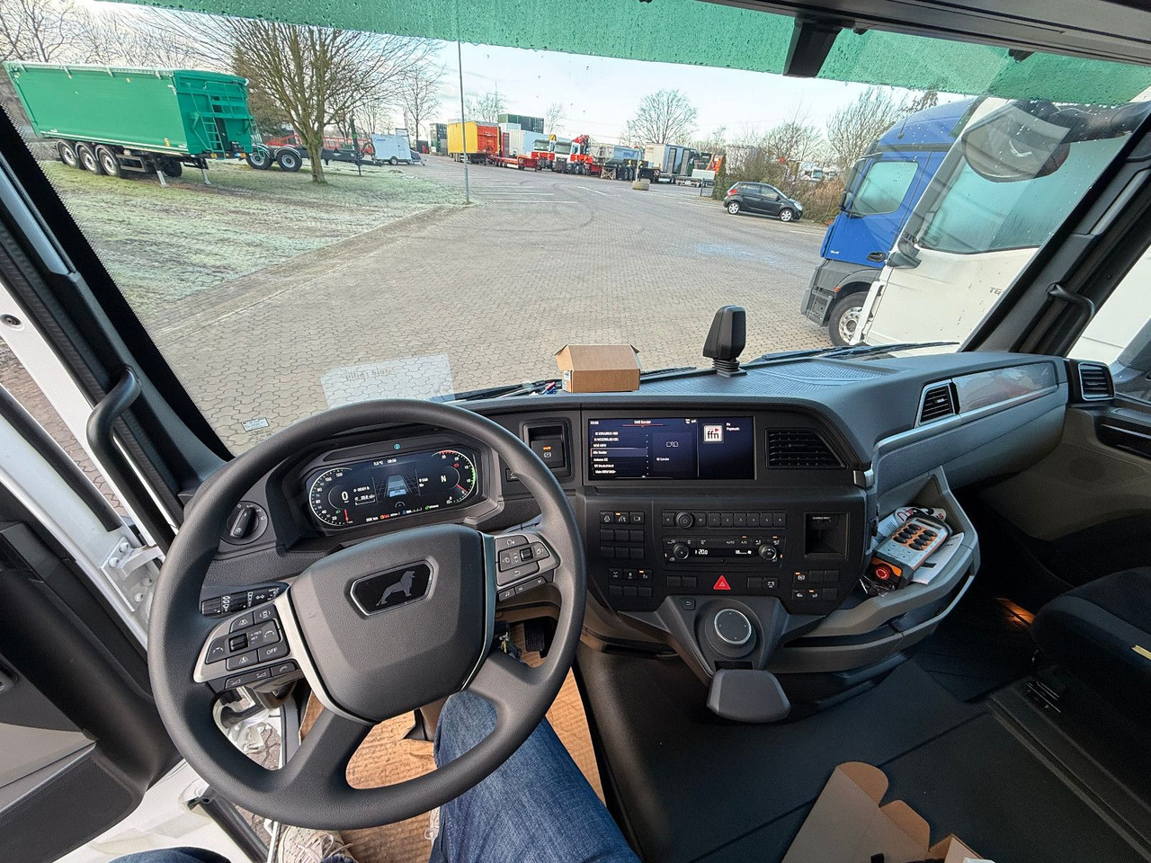 MAN Baumaschinen-  Arbeitsbühnentransporter Rampen - Evakuatorius: foto 4 MAN Baumaschinen-  Arbeitsbühnentransporter Rampen - Evakuatorius: foto 4