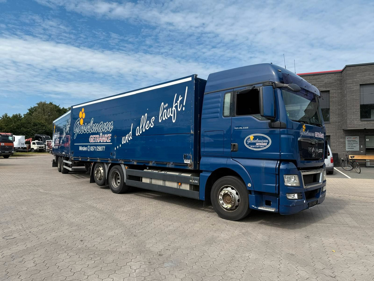 MAN TGA Schwenkwand-Getränkeaufbau incl. Anhänger - Gėrimų tiekimo sunkvežimis: foto 1 MAN TGA Schwenkwand-Getränkeaufbau incl. Anhänger - Gėrimų tiekimo sunkvežimis: foto 1