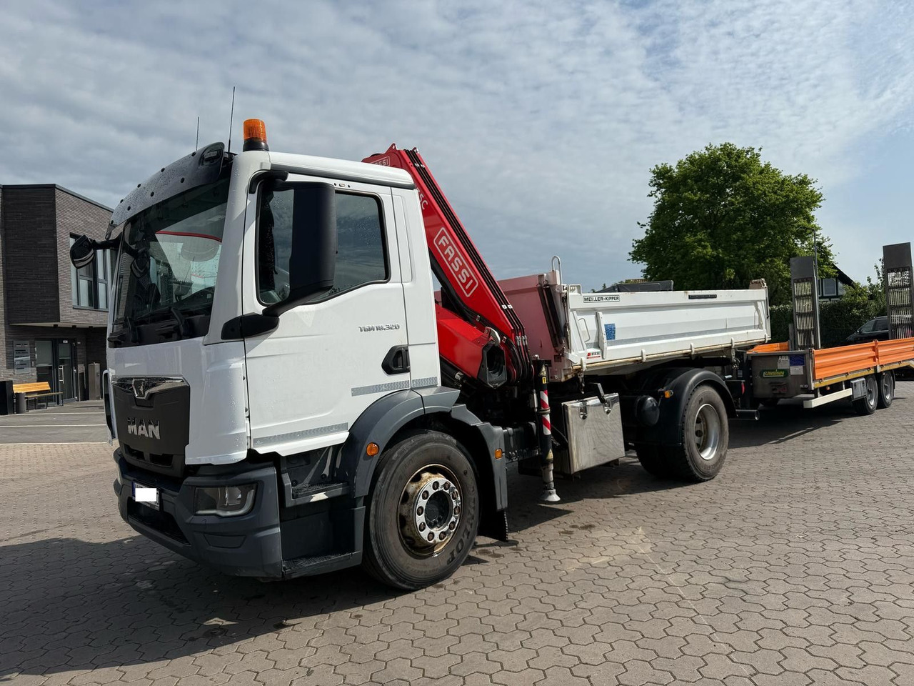 MAN TGM 18.320 4x2 BB mit Kran Fassi F135 Kipper - Savivartis sunkvežimis, Sunkvežimis su kranu: foto 2 MAN TGM 18.320 4x2 BB mit Kran Fassi F135 Kipper - Savivartis sunkvežimis, Sunkvežimis su kranu: foto 2
