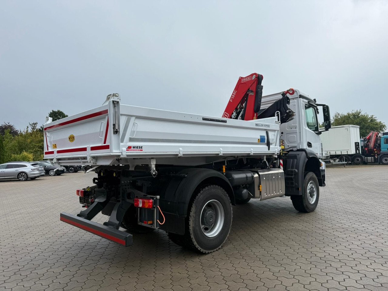 Mercedes-Benz Arocs 1835 4x4 Allrad Fassi F135 Kran Kipper - Sunkvežimis su kranu: foto 3 Mercedes-Benz Arocs 1835 4x4 Allrad Fassi F135 Kran Kipper - Sunkvežimis su kranu: foto 3