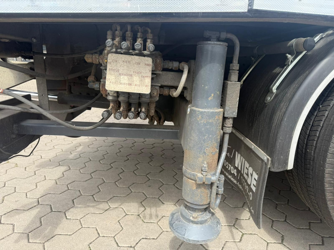 Evakuatorius Scania G450 Baumaschinentransporter mit Rampen: foto 12