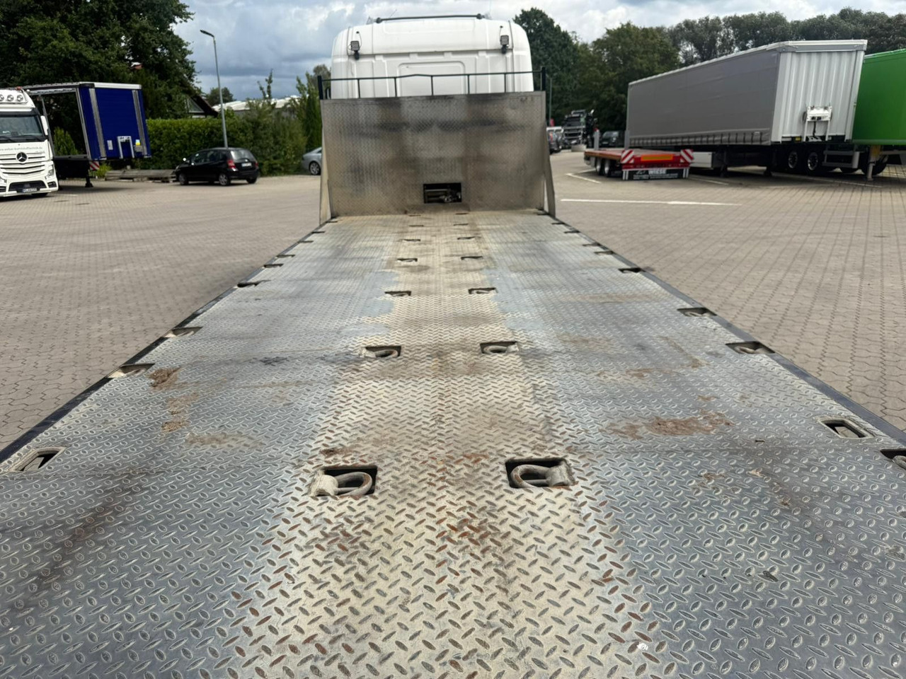 Evakuatorius Scania G450 Baumaschinentransporter mit Rampen: foto 11