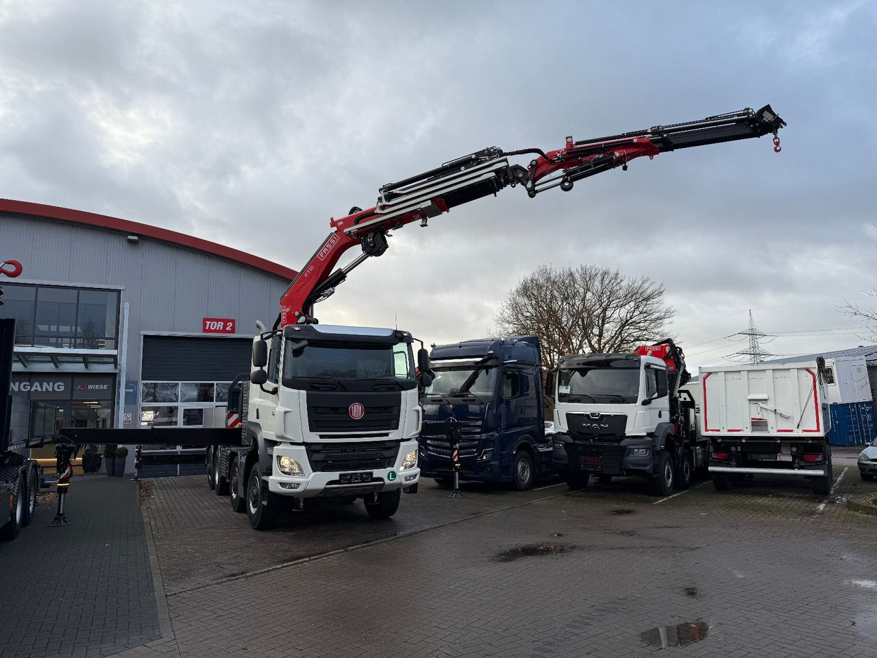 Tatra 41.500 8x8 Phoenix Fassi F710 Kran - Platforminis/ Bortinis sunkvežimis, Sunkvežimis su kranu: foto 2 Tatra 41.500 8x8 Phoenix Fassi F710 Kran - Platforminis/ Bortinis sunkvežimis, Sunkvežimis su kranu: foto 2