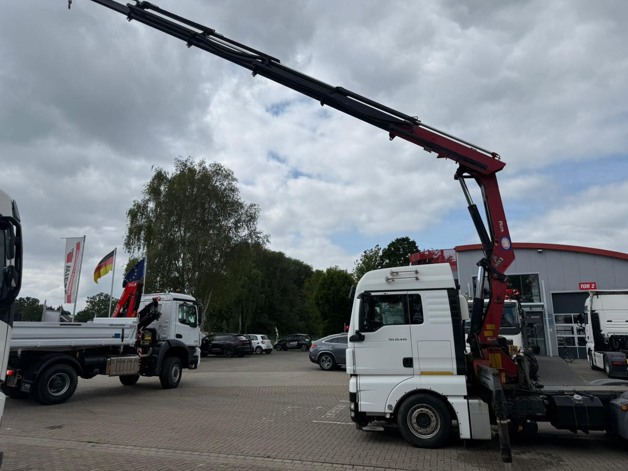 MAN TGX 26.440 6x2 mit HMF 3000-5 Kran TÜV NEU - Vilkikas: foto 5 MAN TGX 26.440 6x2 mit HMF 3000-5 Kran TÜV NEU - Vilkikas: foto 5