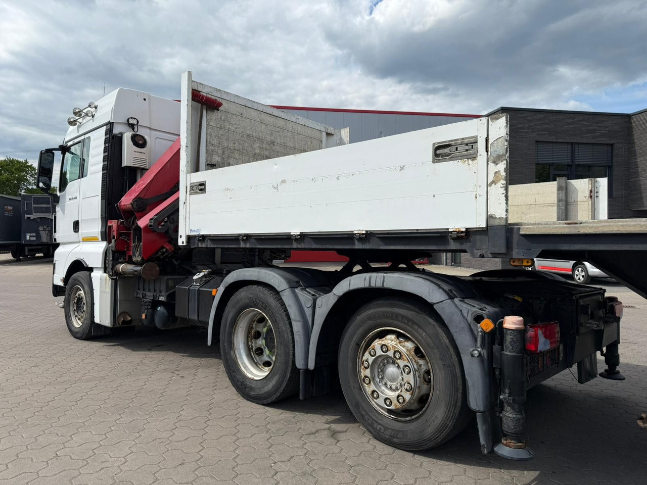 MAN TGX 26.440 6x2 mit HMF 3000-5 Kran - Vilkikas: foto 5 MAN TGX 26.440 6x2 mit HMF 3000-5 Kran - Vilkikas: foto 5