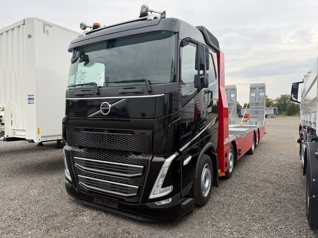 Volvo Arbeitsbühnen Baumaschinentransporter mit Rampen - Evakuatorius: foto 2 Volvo Arbeitsbühnen Baumaschinentransporter mit Rampen - Evakuatorius: foto 2