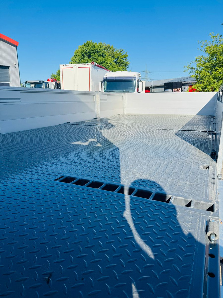 Volvo FH 500 8x2 mit F710RA.2.27 L426 und V20 Winde - Sunkvežimis su kranu: foto 4 Volvo FH 500 8x2 mit F710RA.2.27 L426 und V20 Winde - Sunkvežimis su kranu: foto 4