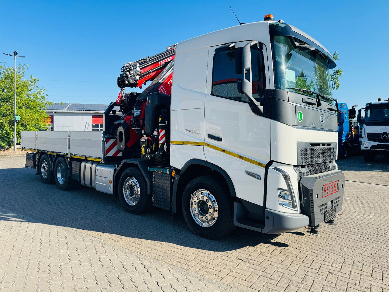Volvo FH 500 8x2 mit F710RA.2.27 L426 und V20 Winde - Sunkvežimis su kranu: foto 2 Volvo FH 500 8x2 mit F710RA.2.27 L426 und V20 Winde - Sunkvežimis su kranu: foto 2