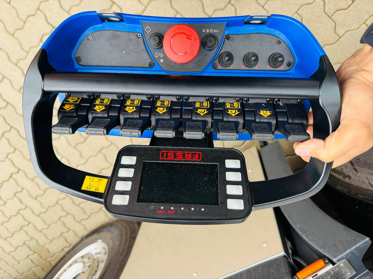 Volvo FH540 10x4 mit F1150 Ladekran, Sattelzugmaschine lizingą Volvo FH540 10x4 mit F1150 Ladekran, Sattelzugmaschine: foto 15 Volvo FH540 10x4 mit F1150 Ladekran, Sattelzugmaschine lizingą Volvo FH540 10x4 mit F1150 Ladekran, Sattelzugmaschine: foto 15