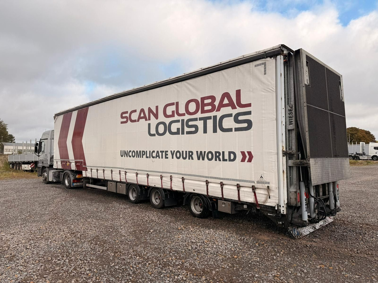 Wiese Gabelstaplertransporter Rampe Mega Lowline - Žemo profilio platforma puspriekabė: foto 1 Wiese Gabelstaplertransporter Rampe Mega Lowline - Žemo profilio platforma puspriekabė: foto 1