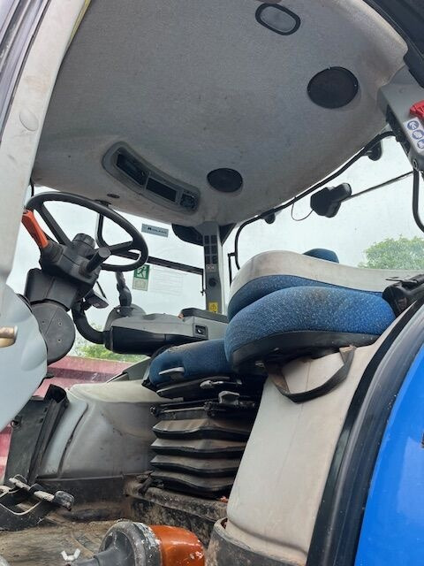 New Holland T7.220 - Traktorius: foto 4 New Holland T7.220 - Traktorius: foto 4
