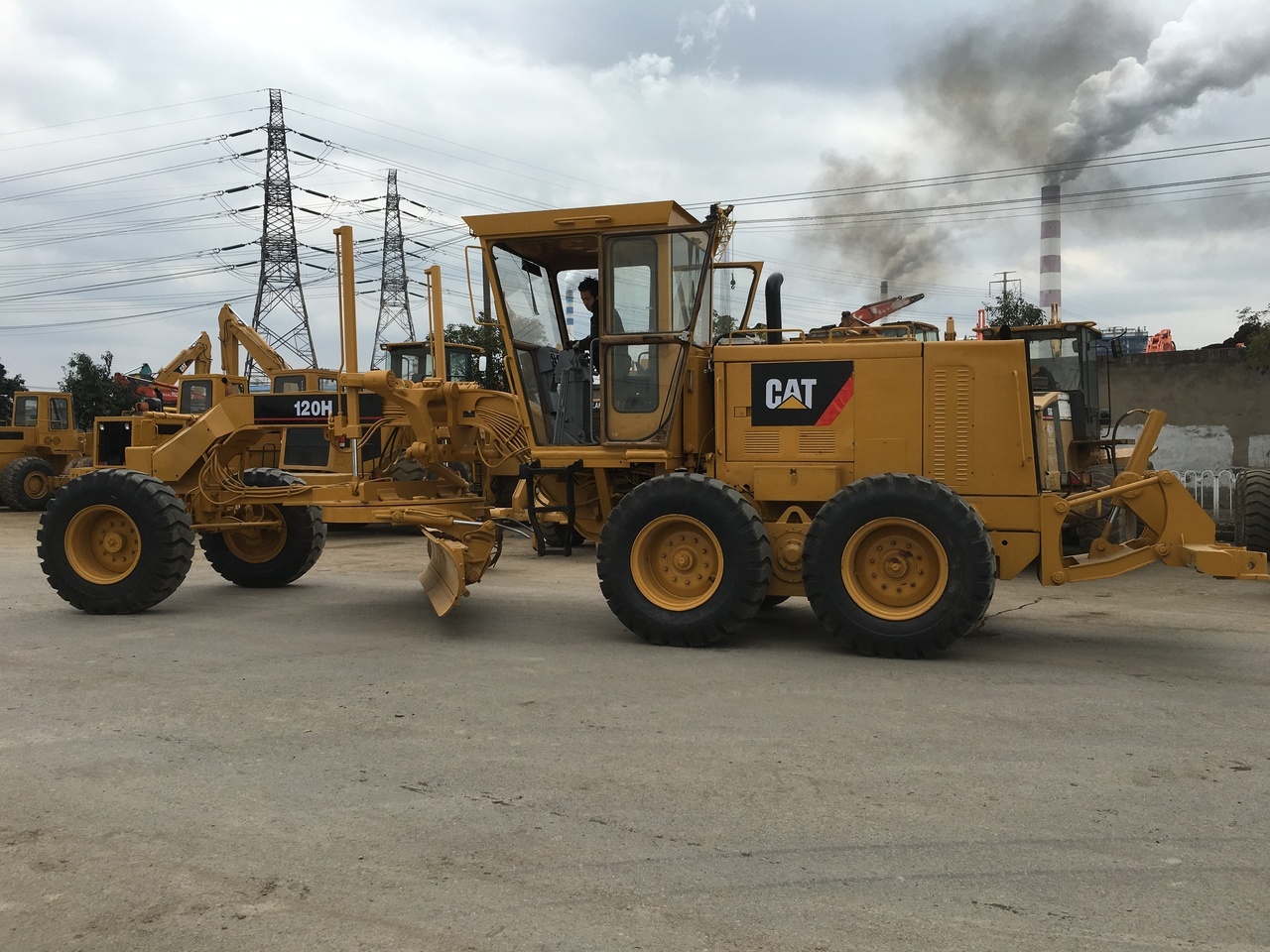 CATERPILLAR 120H - Greideris: foto 1 CATERPILLAR 120H - Greideris: foto 1