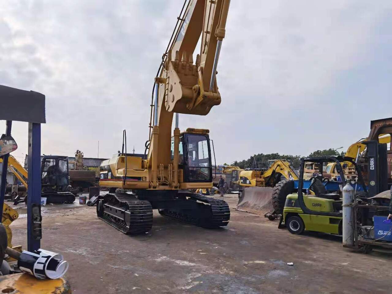 CATERPILLAR 325BL - Vikšrinis ekskavatorius: foto 3 CATERPILLAR 325BL - Vikšrinis ekskavatorius: foto 3