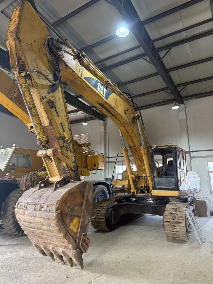 CATERPILLAR 330B - Vikšrinis ekskavatorius: foto 1 CATERPILLAR 330B - Vikšrinis ekskavatorius: foto 1