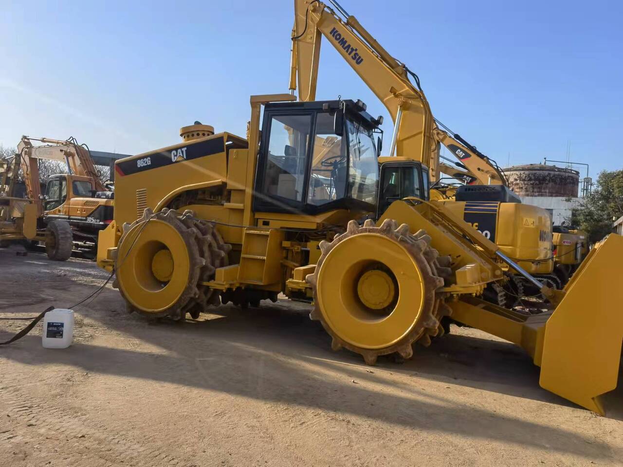 CATERPILLAR 826G - Vikšrinis mini krautuvas: foto 2 CATERPILLAR 826G - Vikšrinis mini krautuvas: foto 2