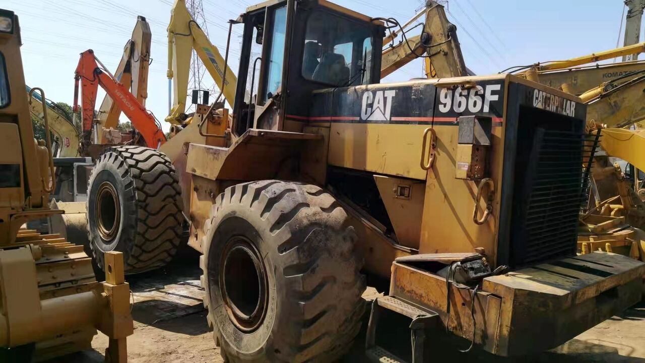 CATERPILLAR 966F - Ratinis krautuvas: foto 1 CATERPILLAR 966F - Ratinis krautuvas: foto 1