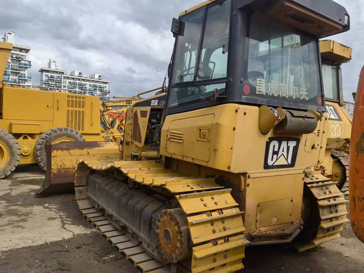 CATERPILLAR D5K - Buldozeris: foto 2 CATERPILLAR D5K - Buldozeris: foto 2