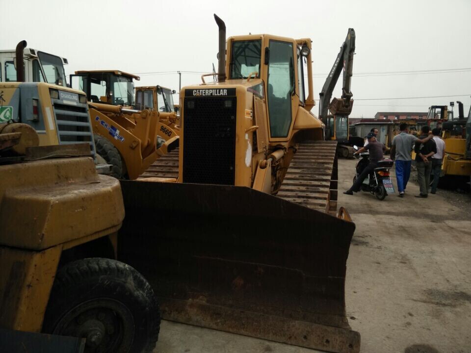 CATERPILLAR D5N - Buldozeris: foto 2 CATERPILLAR D5N - Buldozeris: foto 2