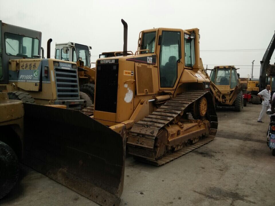 CATERPILLAR D5N - Buldozeris: foto 1 CATERPILLAR D5N - Buldozeris: foto 1