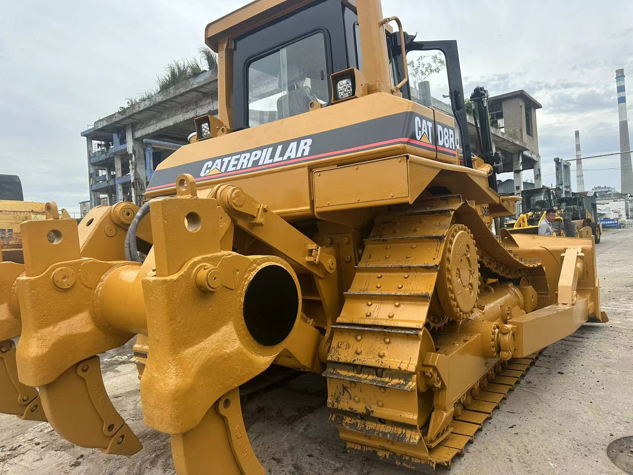 CATERPILLAR D8R - Buldozeris: foto 4 CATERPILLAR D8R - Buldozeris: foto 4