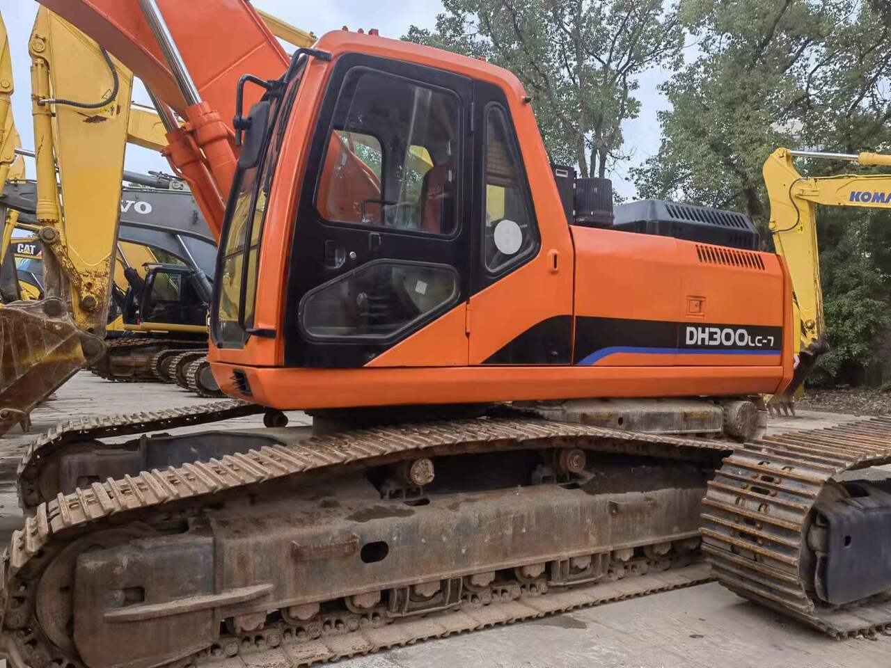 DOOSAN DH300 - Vikšrinis ekskavatorius: foto 1 DOOSAN DH300 - Vikšrinis ekskavatorius: foto 1