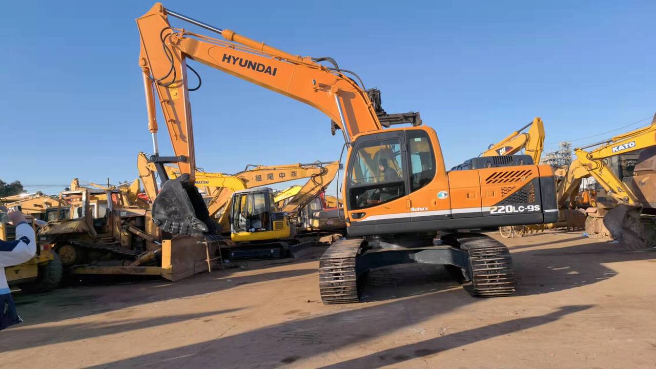 HYUNDAI 220LC-9S - Vikšrinis ekskavatorius: foto 4 HYUNDAI 220LC-9S - Vikšrinis ekskavatorius: foto 4