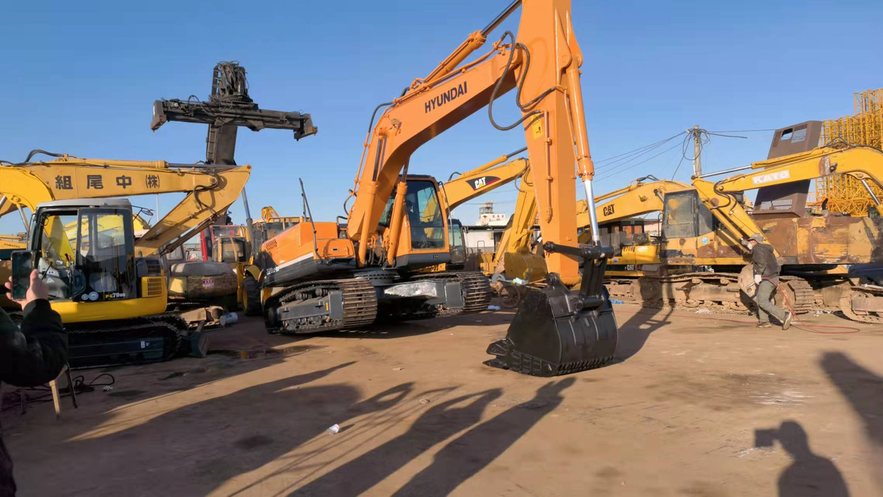 Hyundai R220LC-9S - Vikšrinis ekskavatorius: foto 5 Hyundai R220LC-9S - Vikšrinis ekskavatorius: foto 5