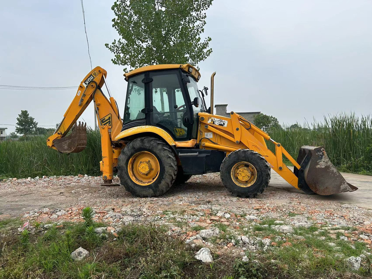 JCB 3CX - Ekskavatorius-krautuvas: foto 2 JCB 3CX - Ekskavatorius-krautuvas: foto 2
