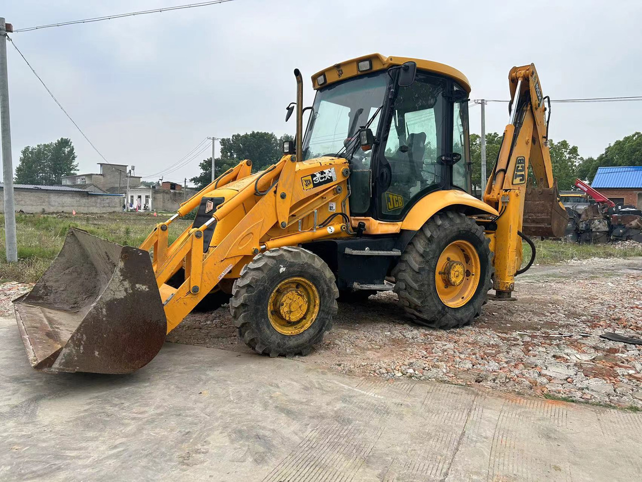 JCB 3CX - Ekskavatorius-krautuvas: foto 1 JCB 3CX - Ekskavatorius-krautuvas: foto 1