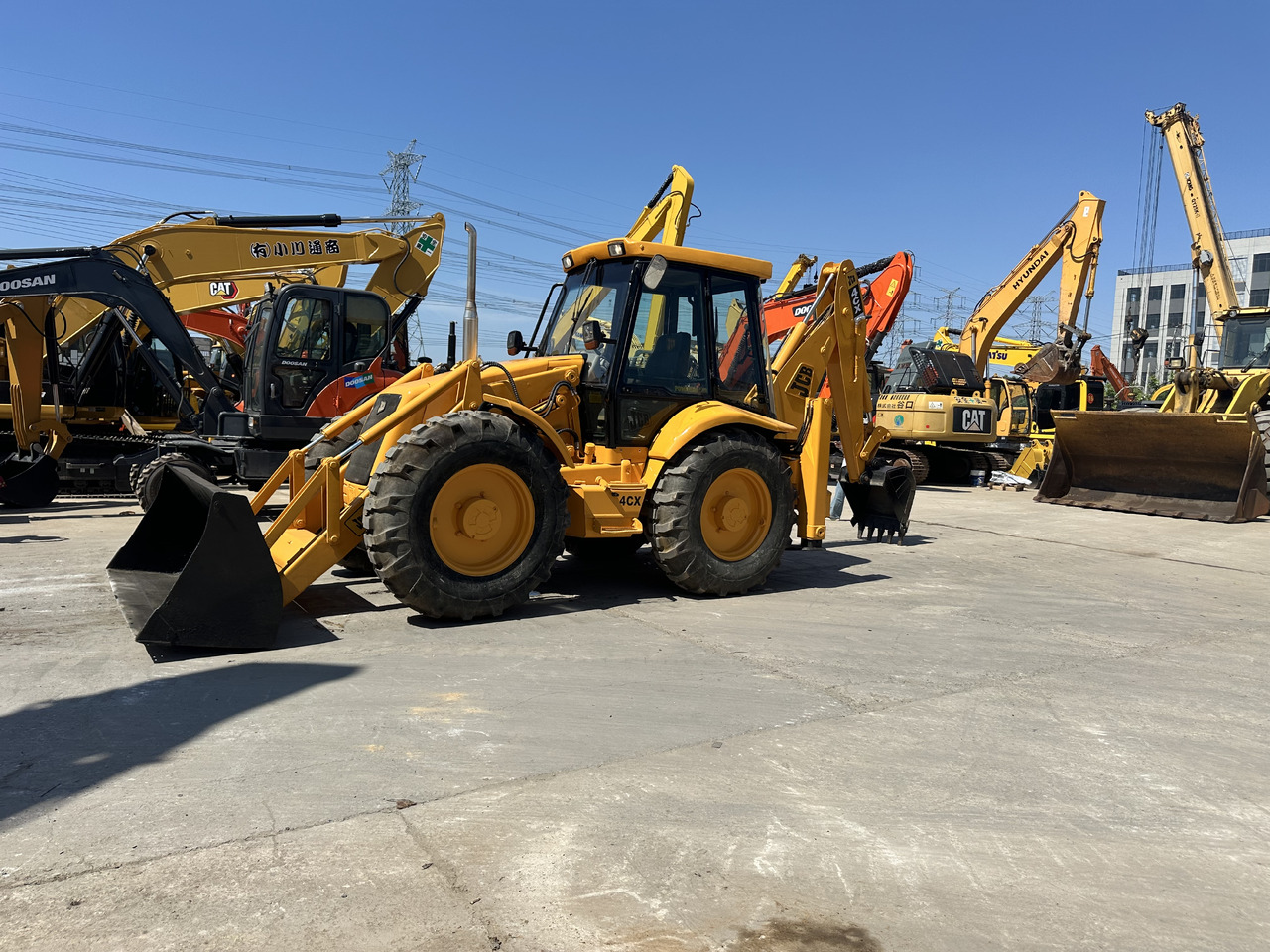JCB 4CX - Ekskavatorius-krautuvas: foto 2 JCB 4CX - Ekskavatorius-krautuvas: foto 2