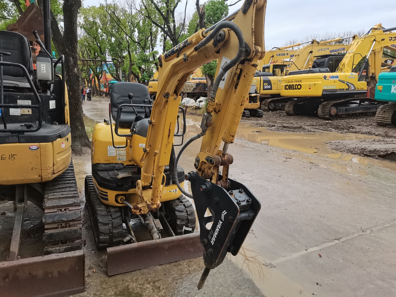 KOMATSU PC10MR - Vikšrinis ekskavatorius: foto 2 KOMATSU PC10MR - Vikšrinis ekskavatorius: foto 2