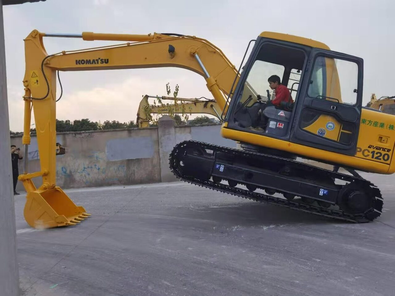 KOMATSU PC120-6 - Vikšrinis ekskavatorius: foto 5 KOMATSU PC120-6 - Vikšrinis ekskavatorius: foto 5