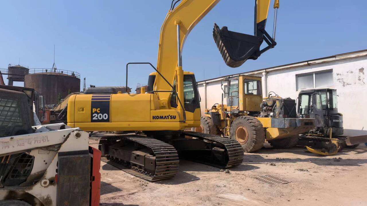 KOMATSU PC200-7 - Vikšrinis ekskavatorius: foto 2 KOMATSU PC200-7 - Vikšrinis ekskavatorius: foto 2