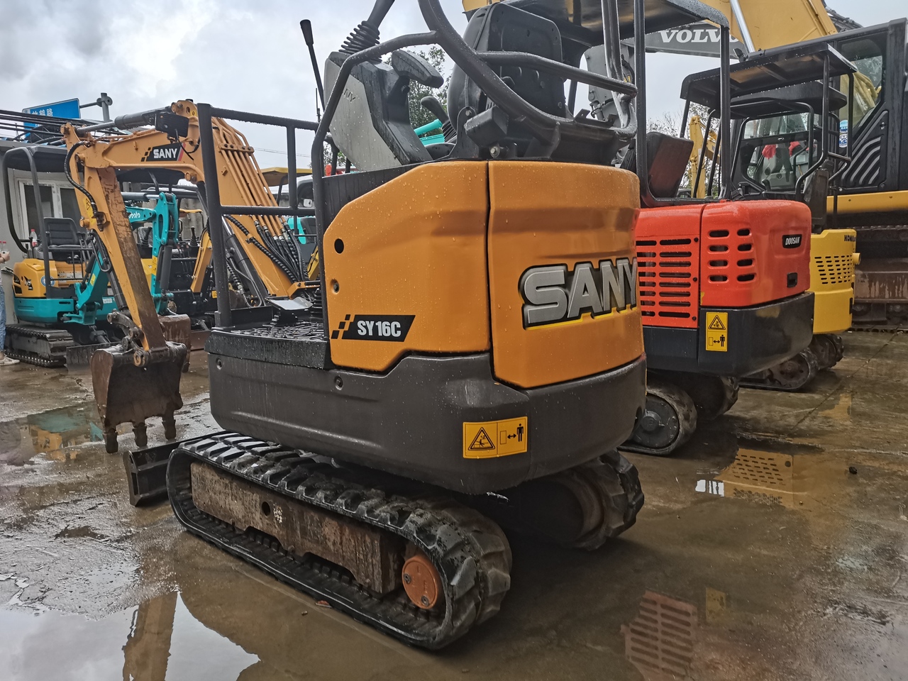 SANY SY16C -excavator - Vikšrinis ekskavatorius: foto 5 SANY SY16C -excavator - Vikšrinis ekskavatorius: foto 5