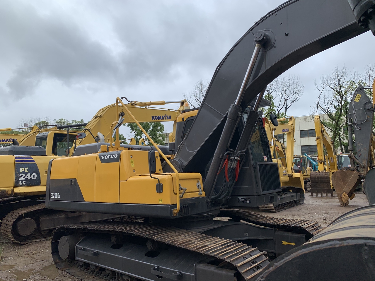 VOLVO EC200DL - Vikšrinis ekskavatorius: foto 4 VOLVO EC200DL - Vikšrinis ekskavatorius: foto 4