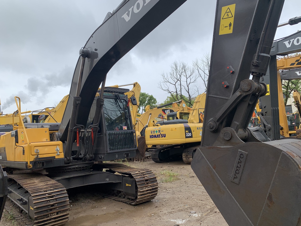 VOLVO EC200DL - Vikšrinis ekskavatorius: foto 2 VOLVO EC200DL - Vikšrinis ekskavatorius: foto 2