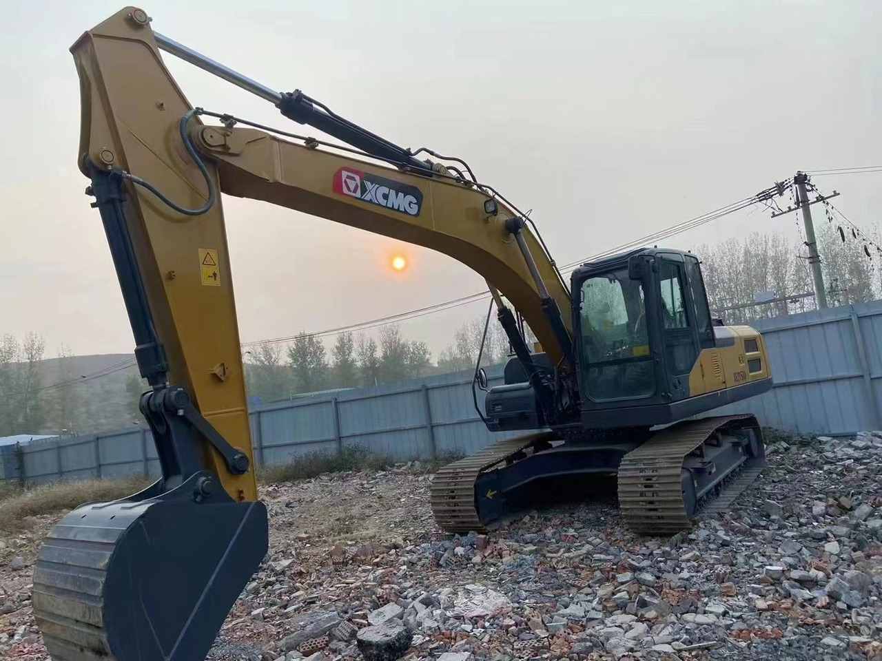 XCMG XE215DA - Vikšrinis ekskavatorius: foto 1 XCMG XE215DA - Vikšrinis ekskavatorius: foto 1