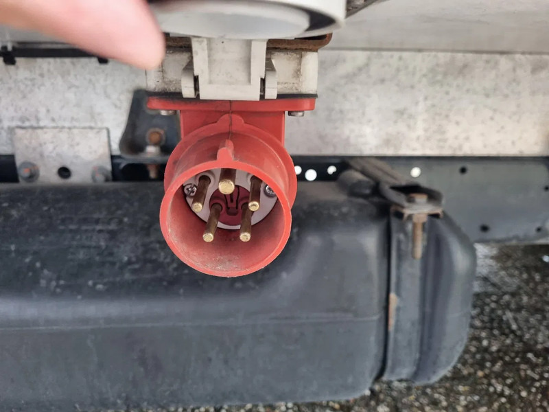 Furgonas šaldytuvas Iveco Daily 35S16 Hi-Matic Koelkoffer Carrier Xarios 5 ST 380V +20C/-20C Euro 6E: foto 13