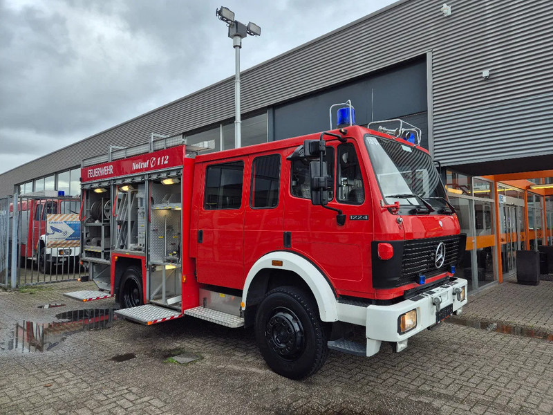 Mercedes-Benz SK 1224 4x4 FIRETRUCK/ FEUERWEHR/ 2400L TANK/ EXPEDITION - Gaisrinė mašina: foto 2 Mercedes-Benz SK 1224 4x4 FIRETRUCK/ FEUERWEHR/ 2400L TANK/ EXPEDITION - Gaisrinė mašina: foto 2