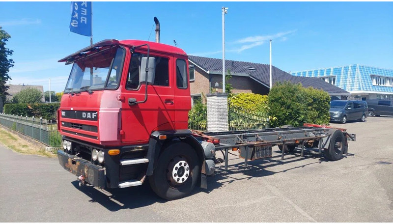 DAF 1900 4X2 HOLLAND TUCK FULL STEEL SUSPENSION MANUAL GEARBOX - Važiuoklės sunkvežimis: foto 1 DAF 1900 4X2 HOLLAND TUCK FULL STEEL SUSPENSION MANUAL GEARBOX - Važiuoklės sunkvežimis: foto 1